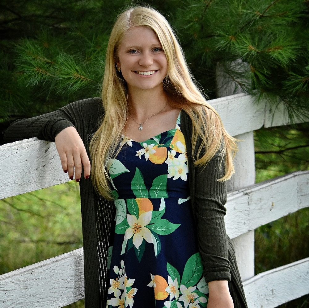 Meet your Posher, Lauren